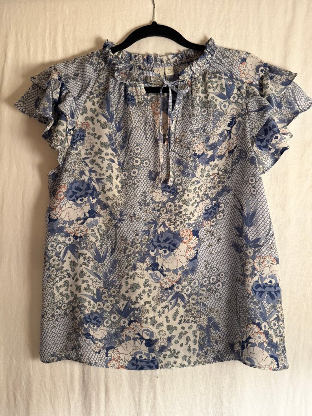 Joie Blue and White Floral Flutter Sleeve Pullover Blouse – Size S